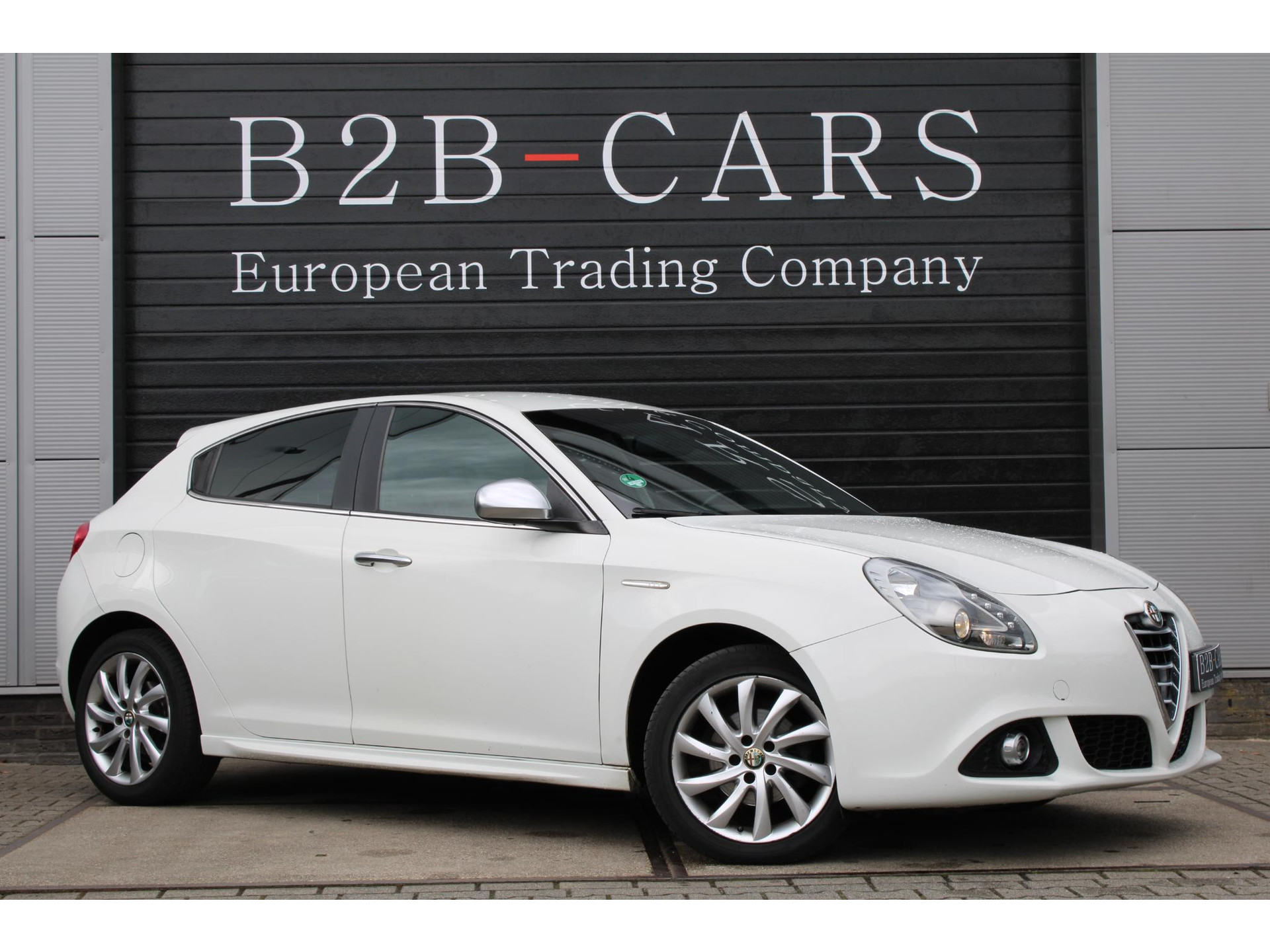 Alfa Romeo Giulietta 1.6 JTDm Lusso 46299309-0.jpg | B2B-CARS