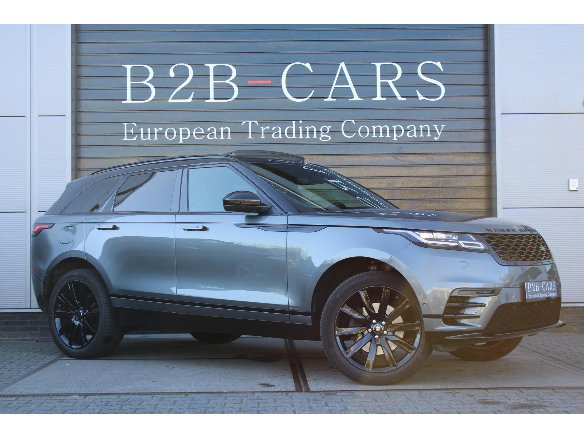 Land Rover Range Rover Velar 3.0 V6 AWD R-Dynamic SE 46536851-0.jpg | B2B-CARS