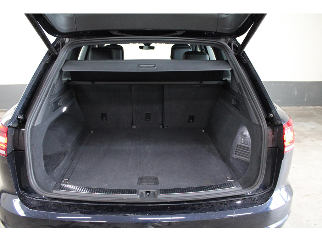 Volkswagen Touareg 3.0 TSI R-Line 54786135-10.jpg | B2B-CARS