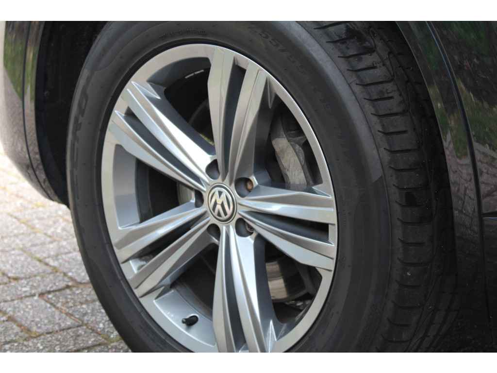 Volkswagen Touareg 3.0 TSI R-Line 54786135-12.jpg | B2B-CARS