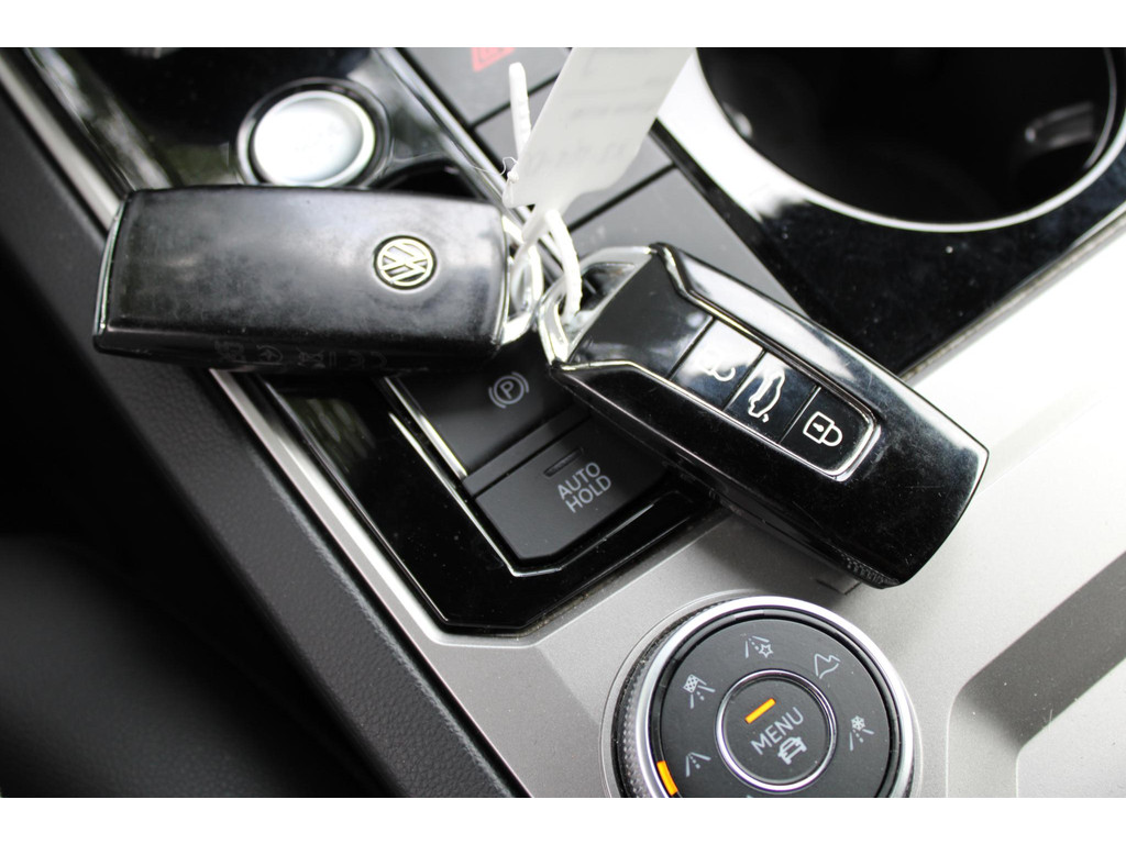 Volkswagen Touareg 3.0 TSI R-Line 54786135-18.jpg | B2B-CARS